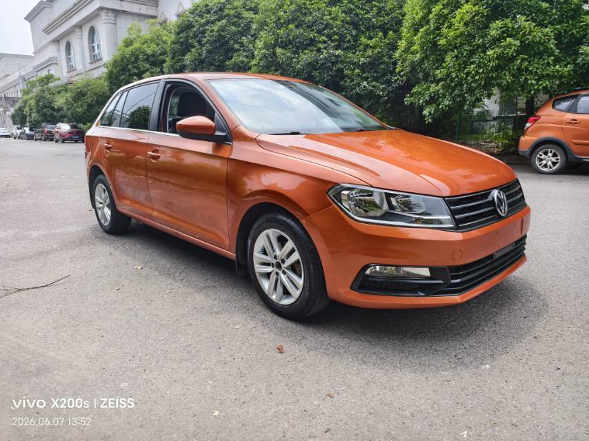 Volkswagen Santana 2015 car image #3