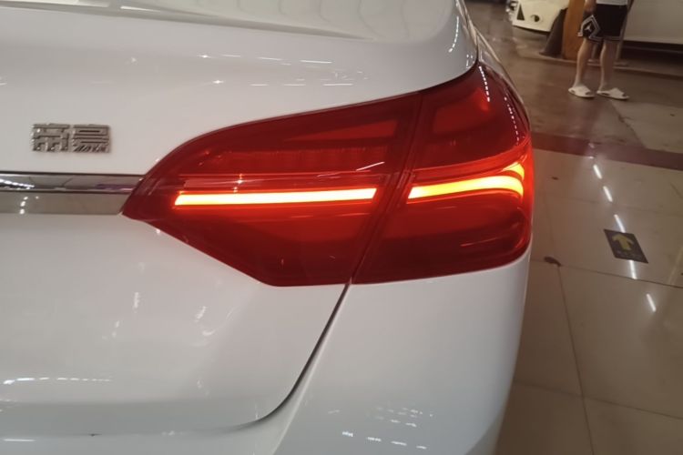 GEELY Emgrand 2019 #8 GEELY Emgrand 2019 car image #8