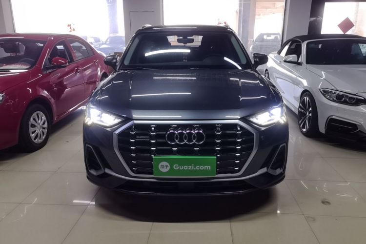 Audi Q3 2020 car image #3