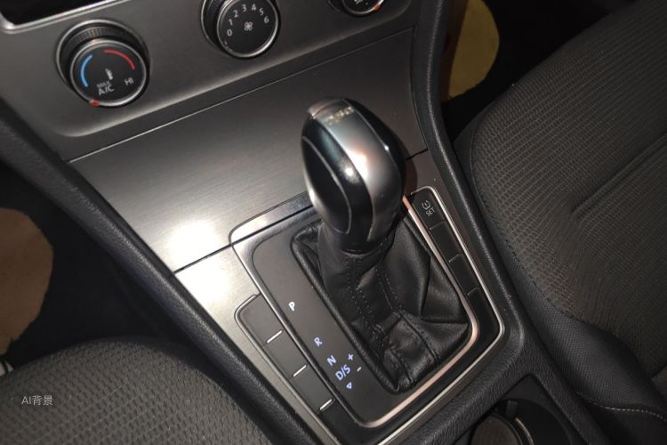 Volkswagen Golf 2015 car image #16