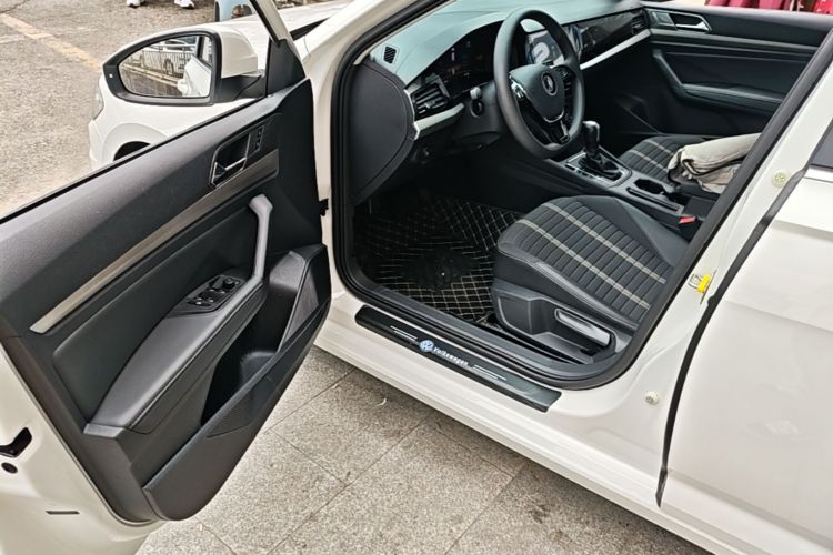 Volkswagen Lavida 2024 car image #16