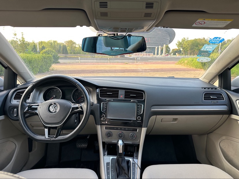 Volkswagen Golf 2015 car image #9