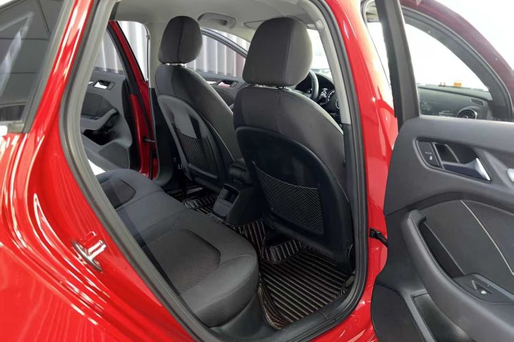 Audi A3 2019 car image #19
