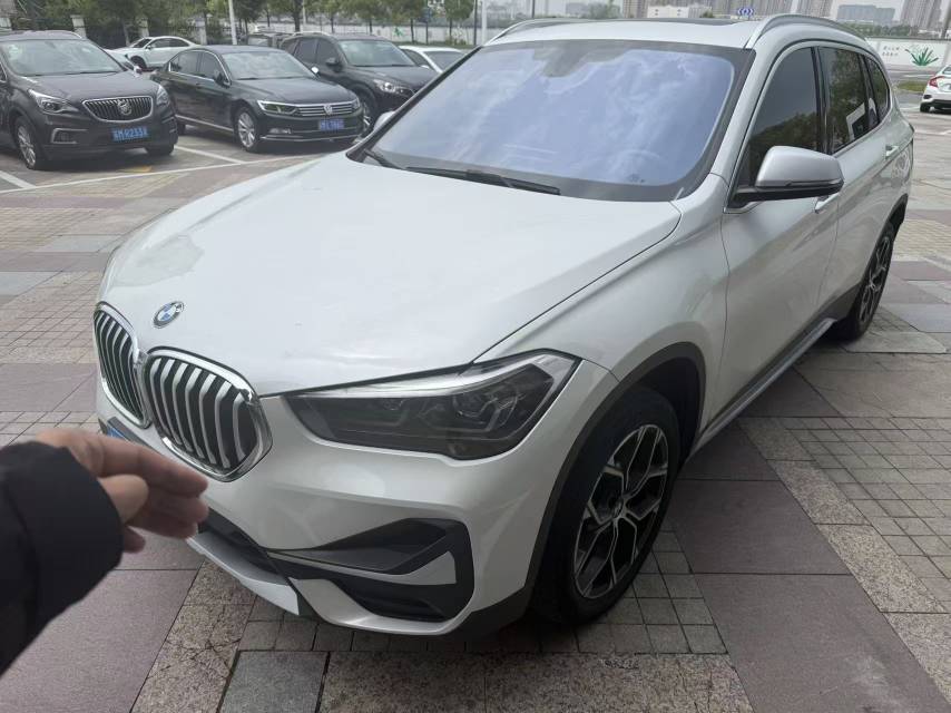 BMW X1 2022 car image 