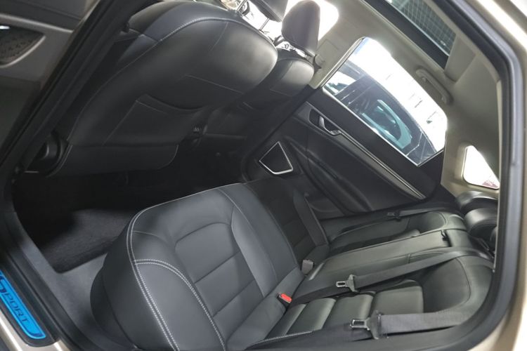 GEELY Emgrand GS 2019 car image #17