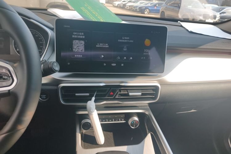 GEELY Coolray 2022 #13 GEELY Coolray 2022 car image #13