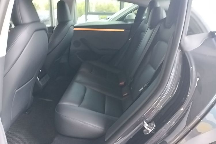 Tesla Model 3 2025 immagine di auto #17