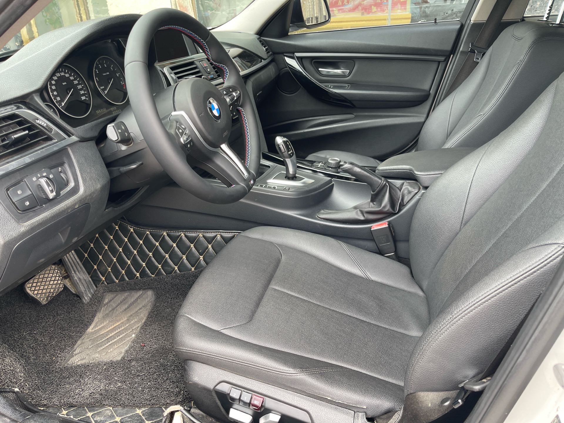 BMW 3 Series 2017 immagine di auto #4