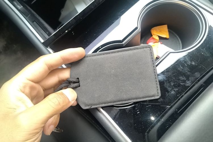 Tesla Model 3 2020 car image #9