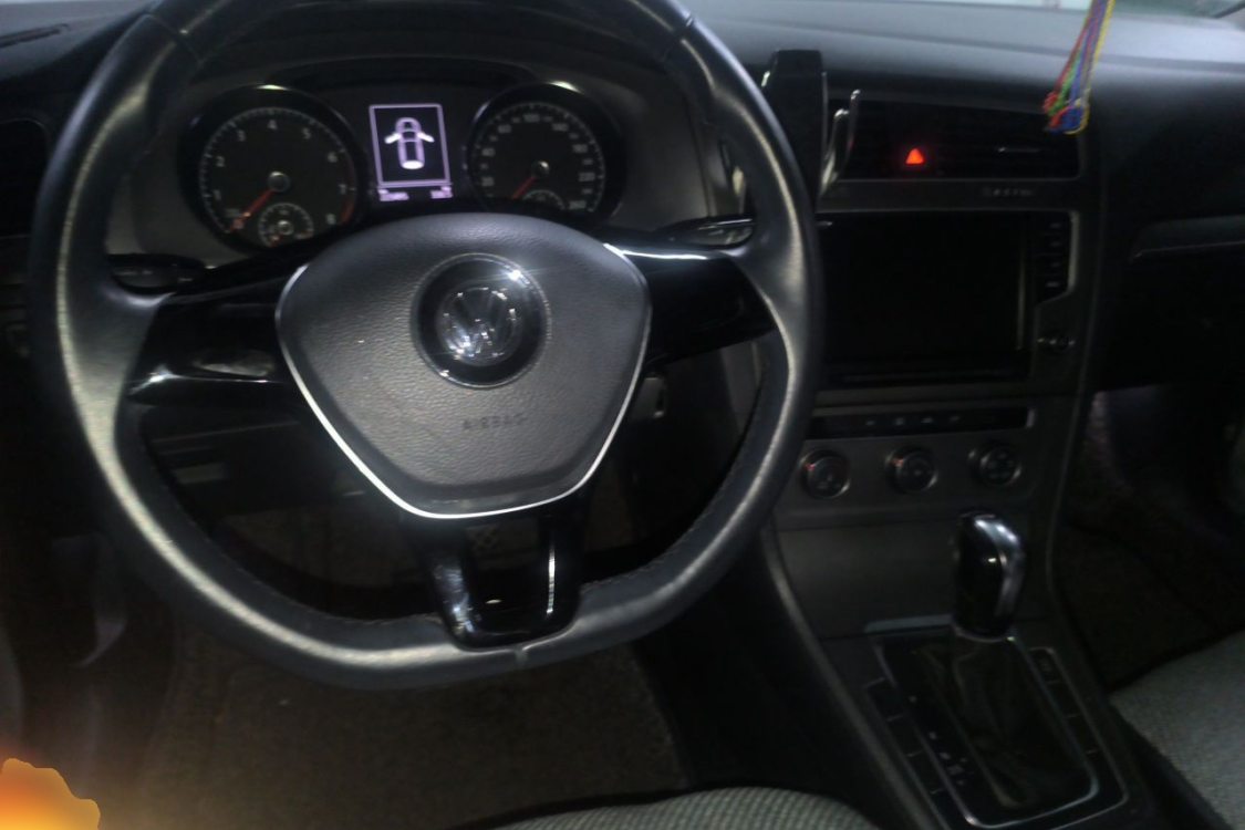 Volkswagen Golf 2014 car image #22