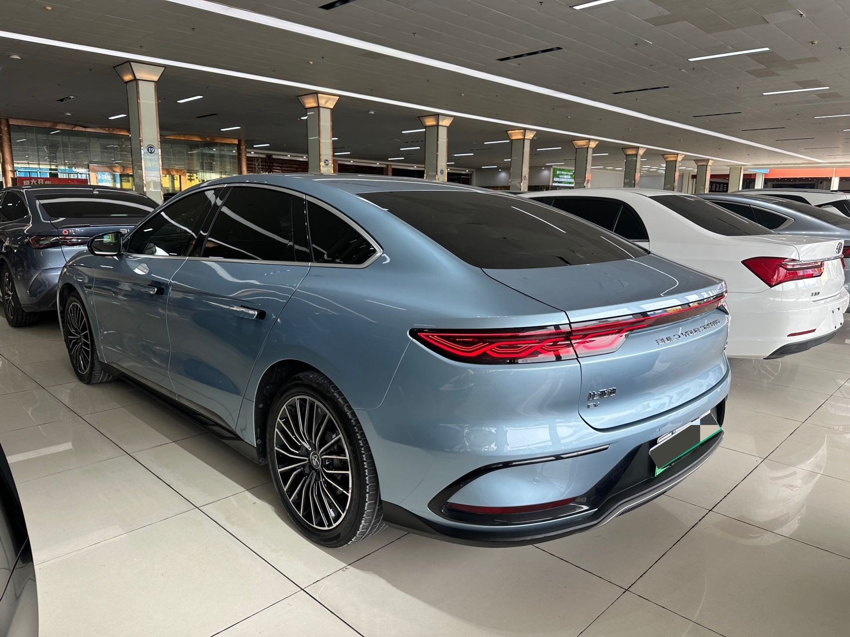 BYD Han 2023 car image #4