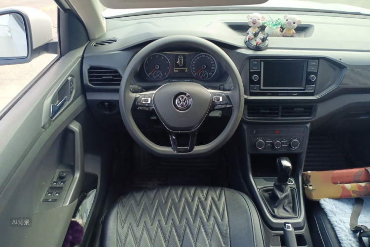 Volkswagen T-Cross 2019 #12 Volkswagen T-Cross 2019 car image #12