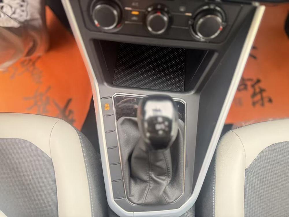 Volkswagen Polo 2019 car image #9