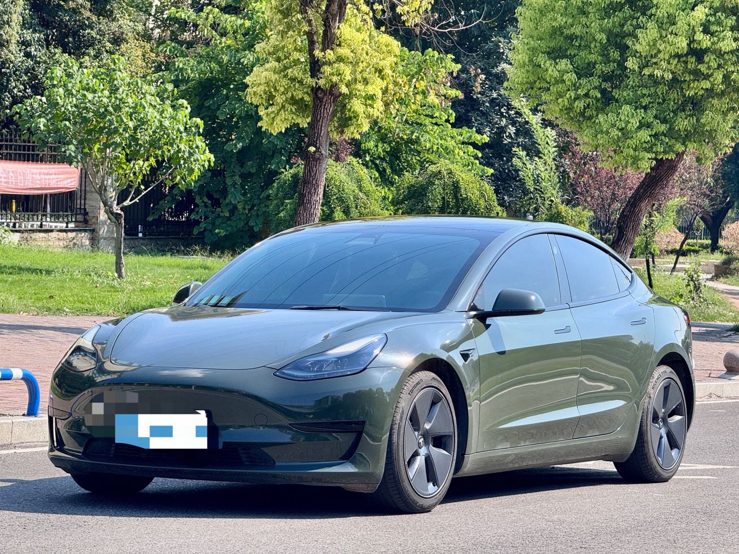 Tesla Model 3 2021 car image #2