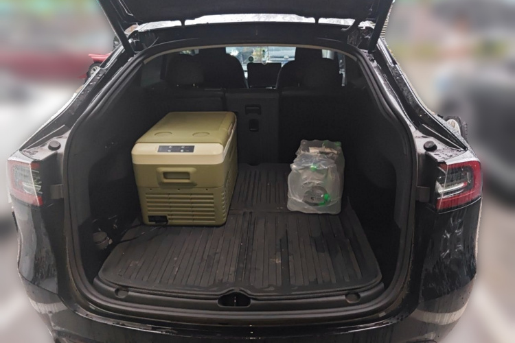 Tesla Model Y 2024 car image #21