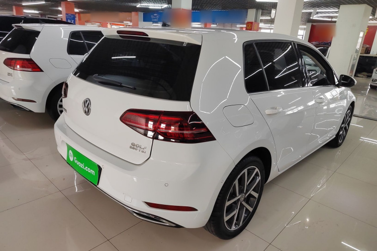Volkswagen Golf 2020 car image #7