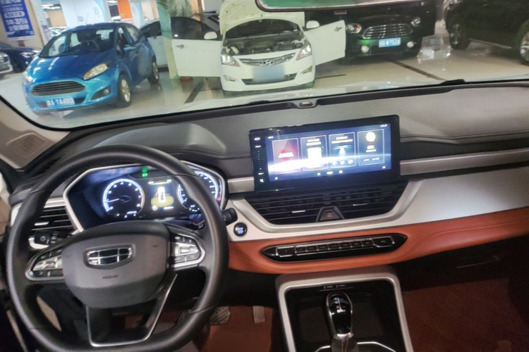 GEELY Vision X6 2020 immagine di auto #10