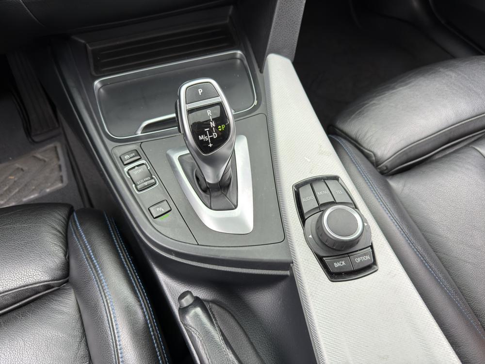 BMW 3 Series 2017 car image #11