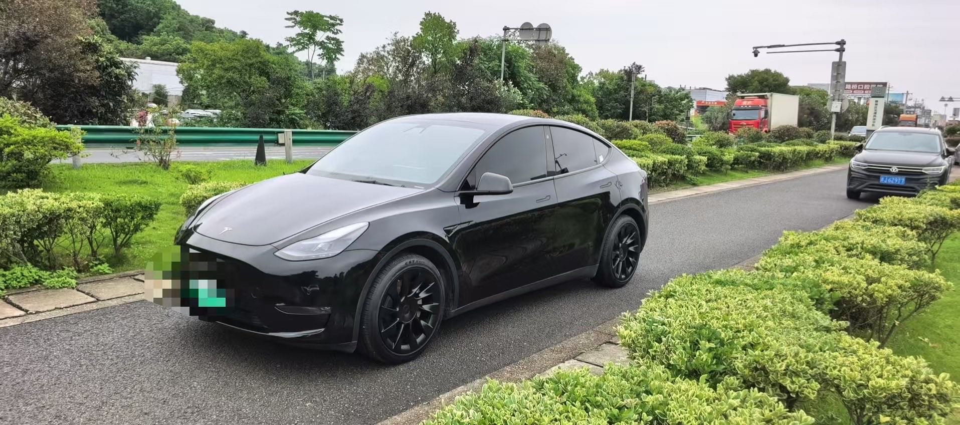 Tesla Model Y 2022 Tesla Model Y 2022 car image