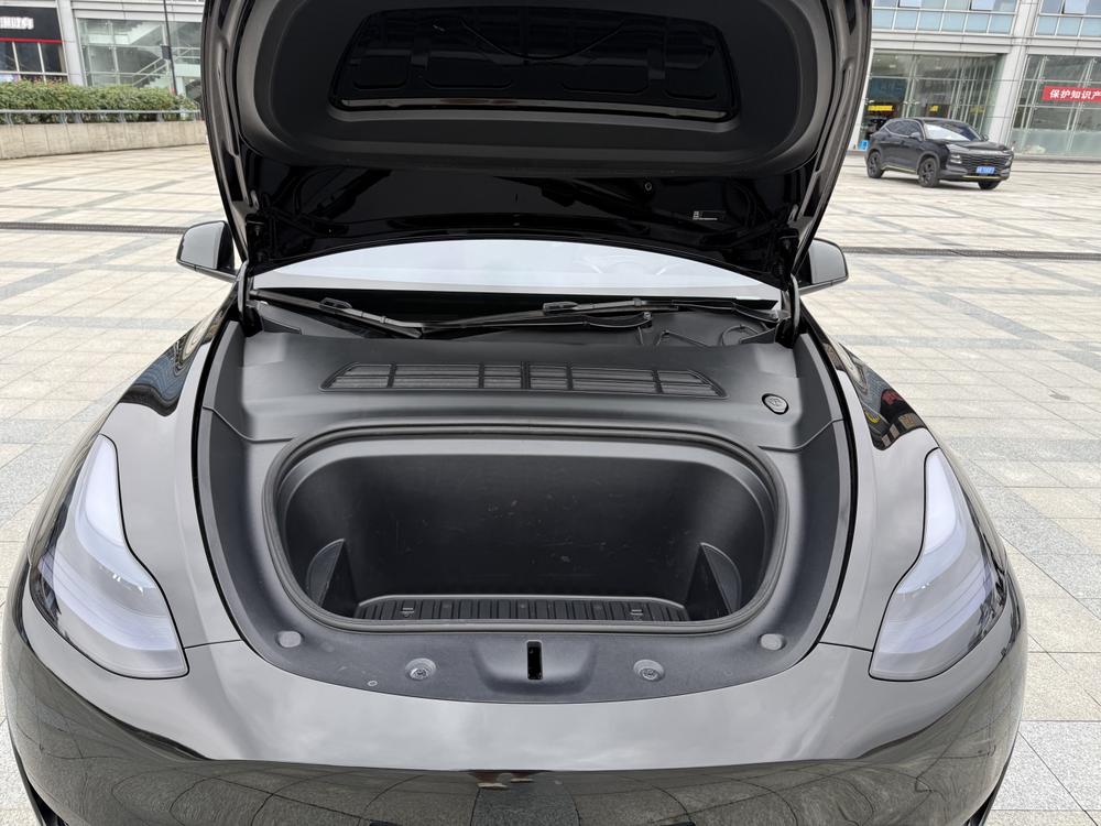 Tesla Model Y 2022 #19 Tesla Model Y 2022 car image #19