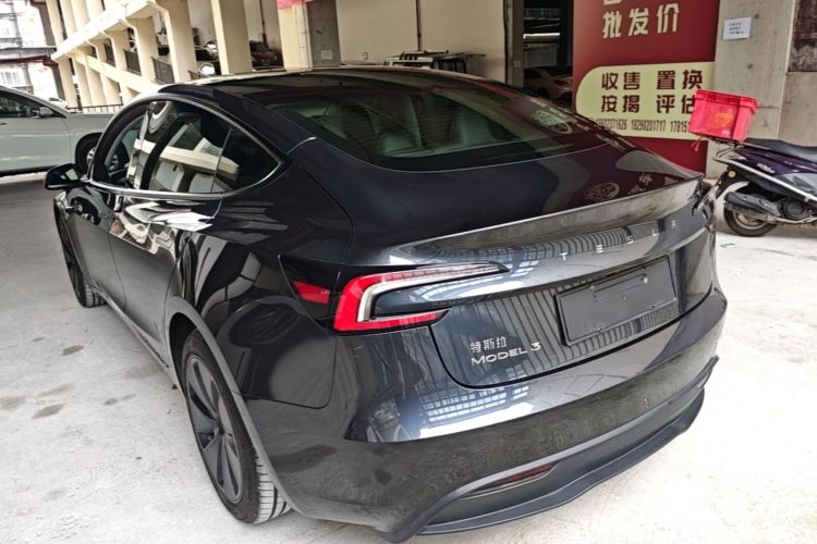 Tesla Model 3 2025 car image #5