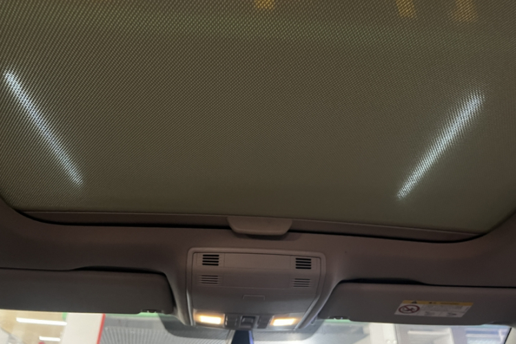 Volkswagen Golf 2017 car image #16