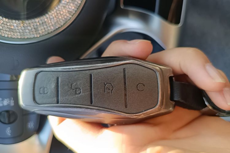BYD Yuan Plus 2023 immagine di auto #9