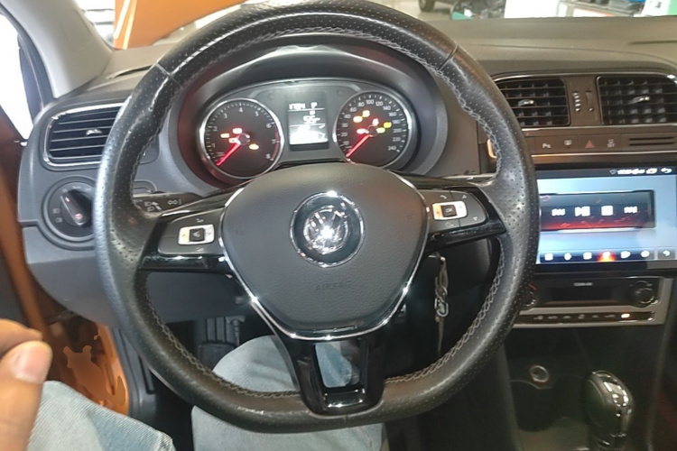 Volkswagen Polo 2017 #11 Volkswagen Polo 2017 car image #11