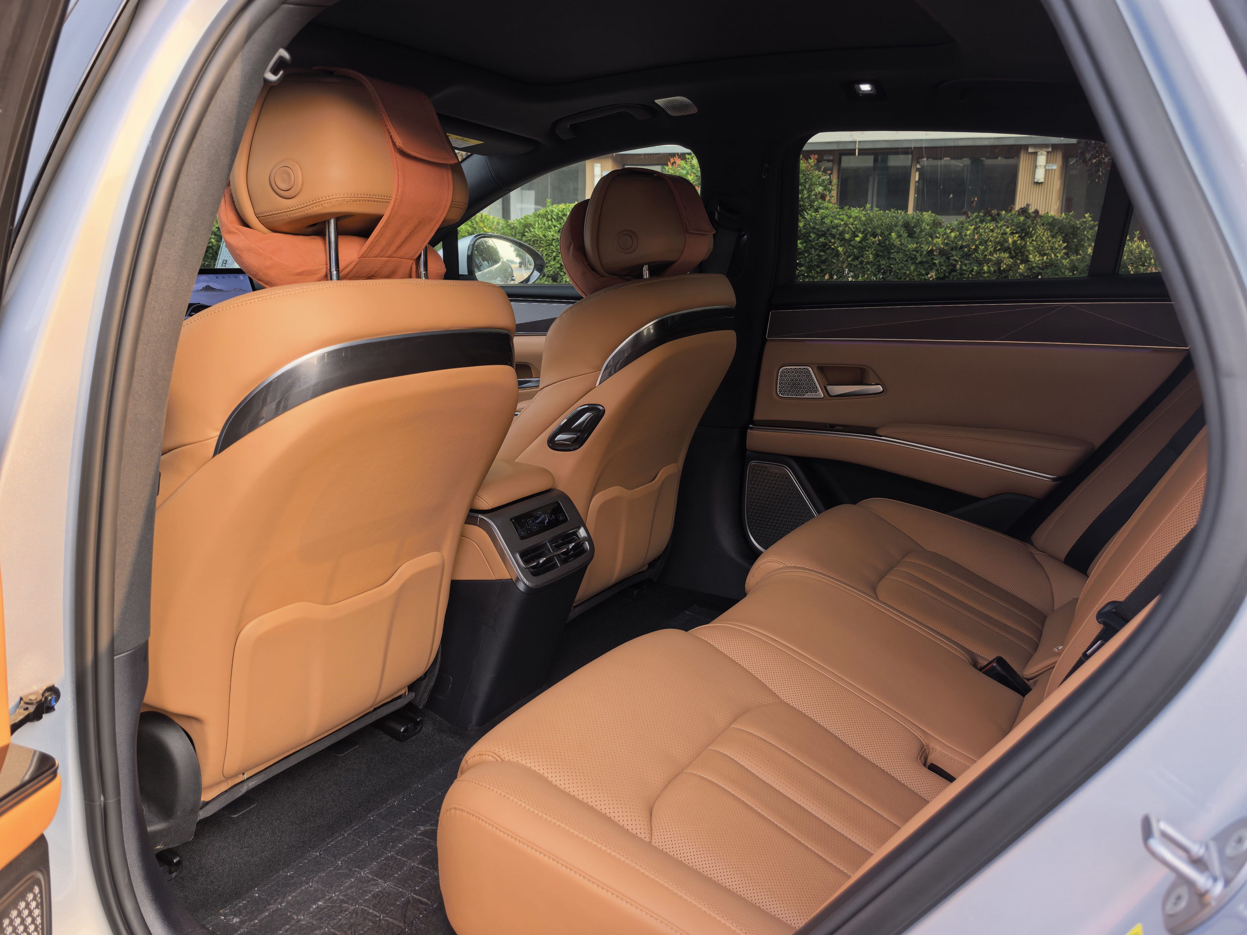 BYD HanL 2025 car image #10