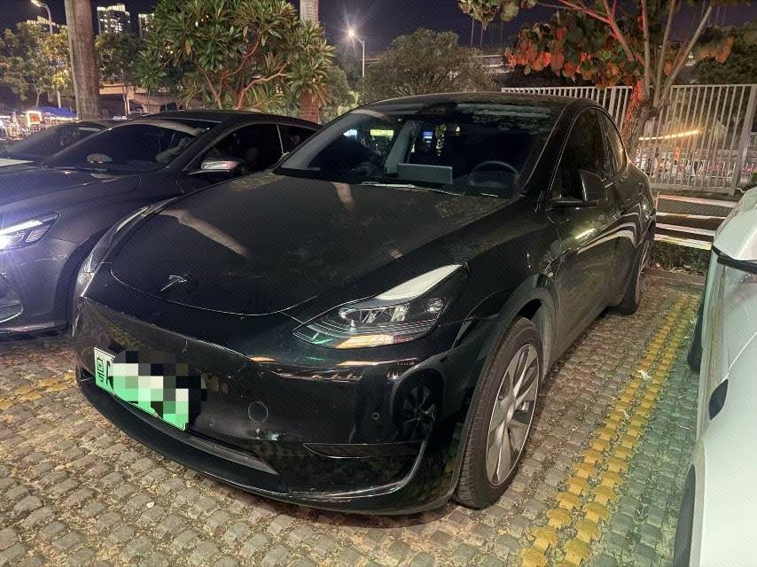 Tesla Model Y 2023 Tesla Model Y 2023 car image