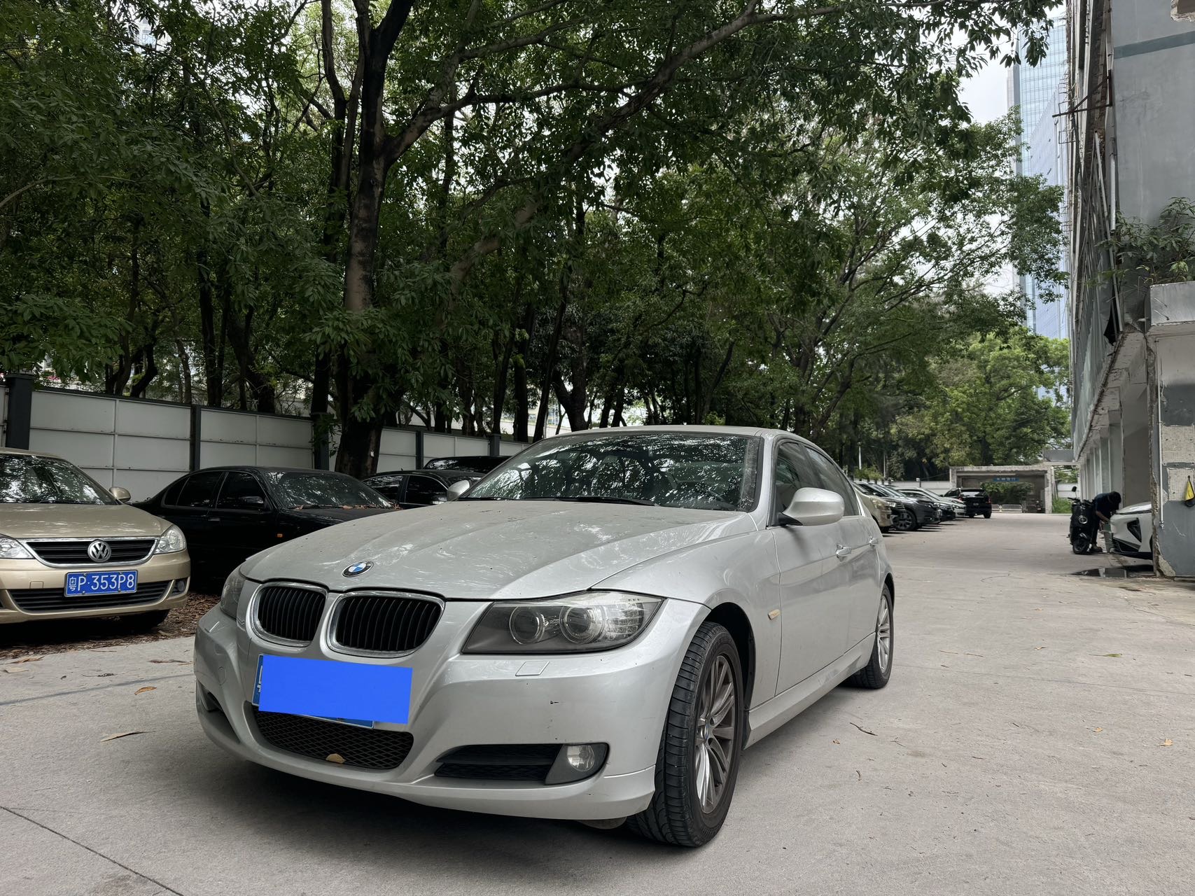 BMW 3 Series 2012 car image 