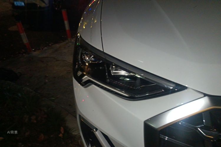 Audi Q3 2025 car image #8