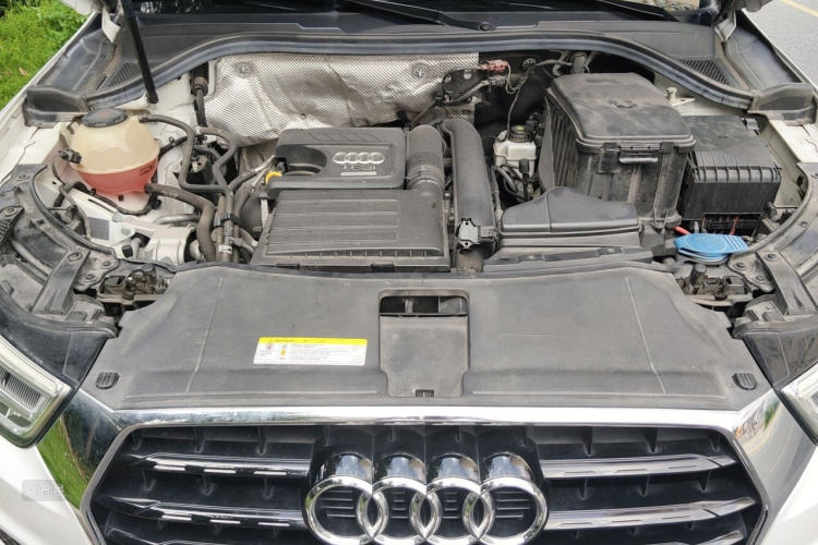 Audi Q3 2019 car image #22