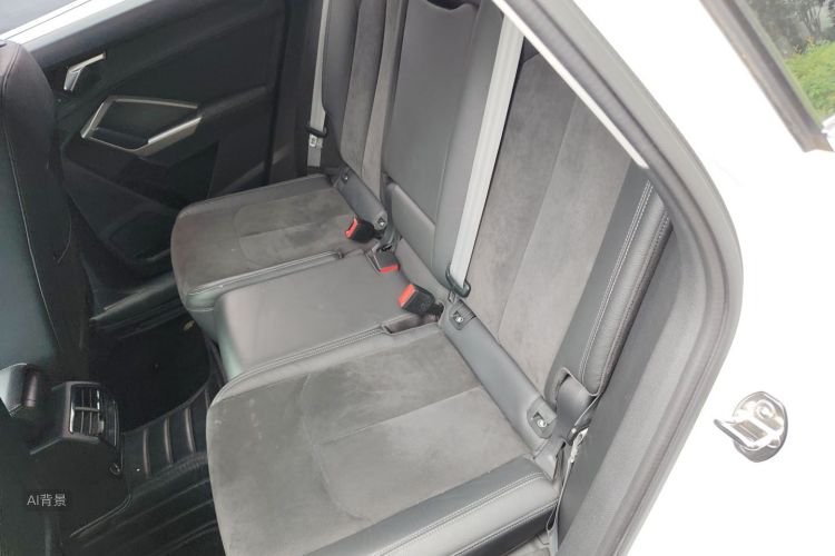 Audi Q3 2022 car image #19