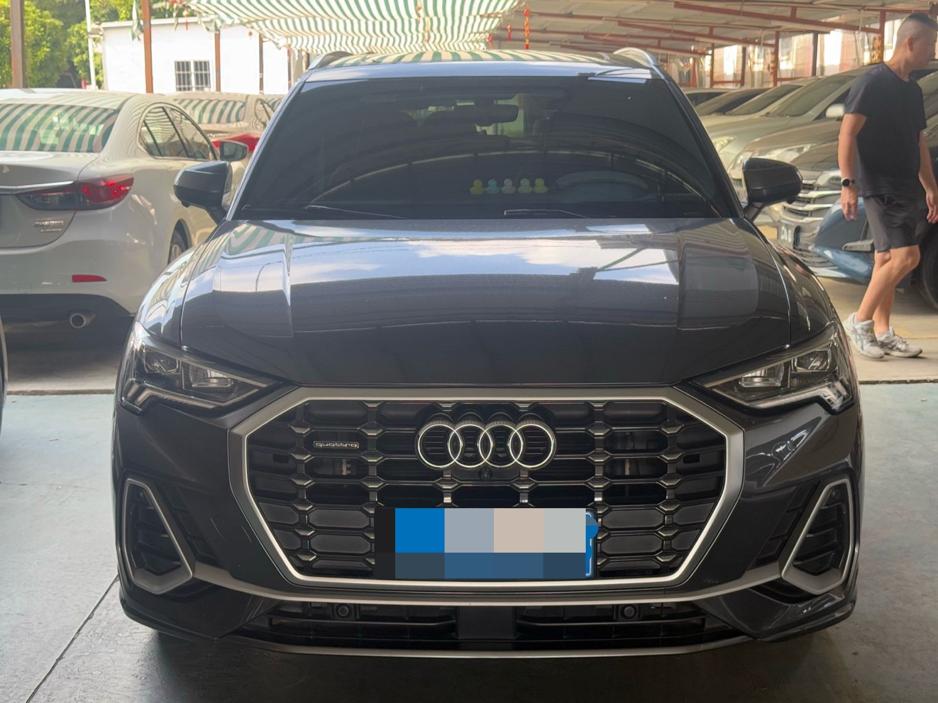 Audi Q3 2023 car image #3