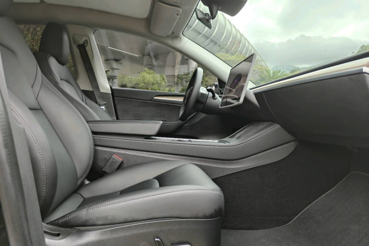 Tesla Model Y 2023 #28 Tesla Model Y 2023 car image #28