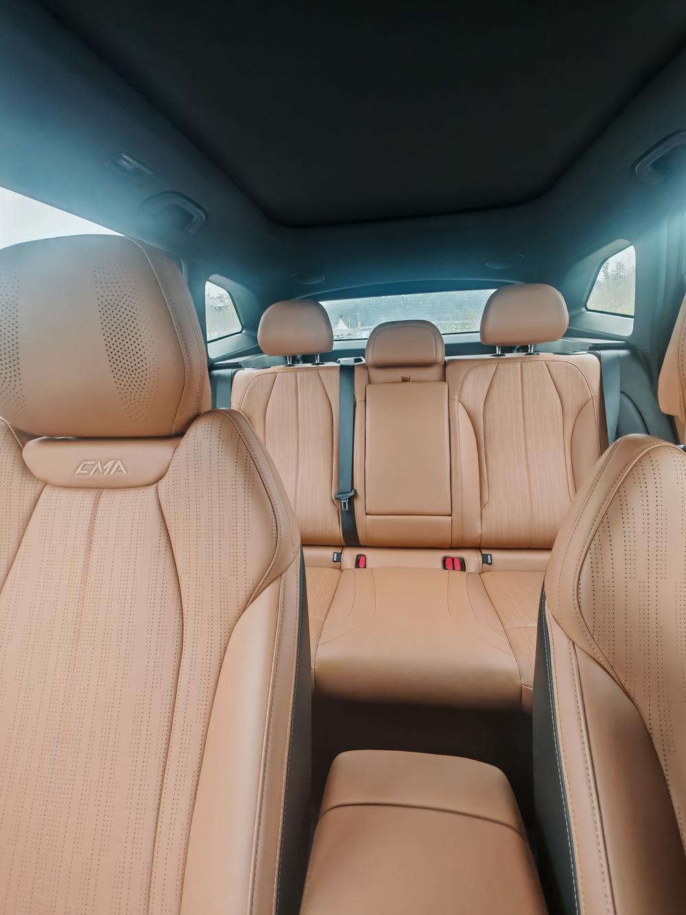 GEELY Boyue L 2025 car image #16