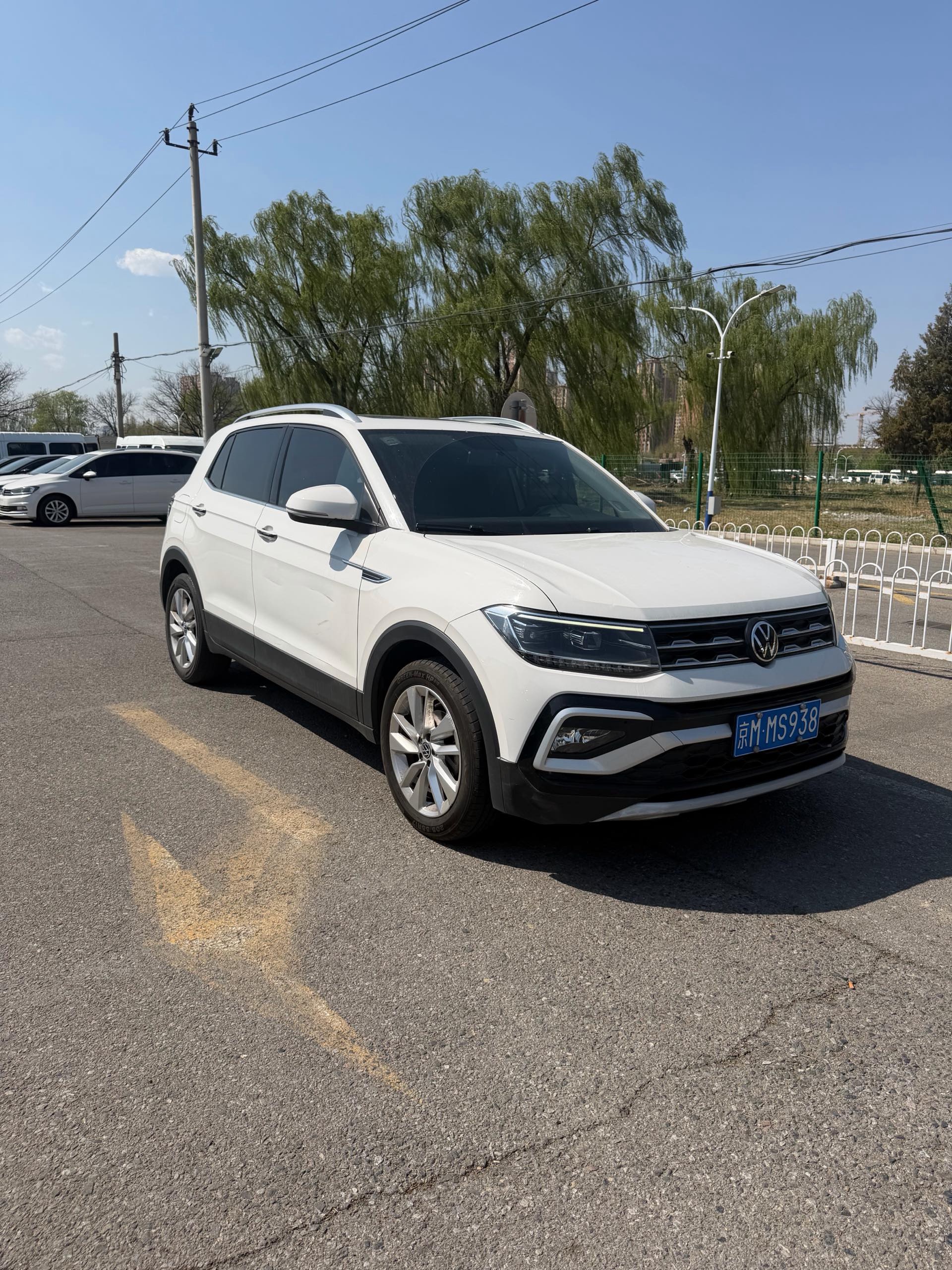 Volkswagen T-Cross 2021 immagine di auto #2
