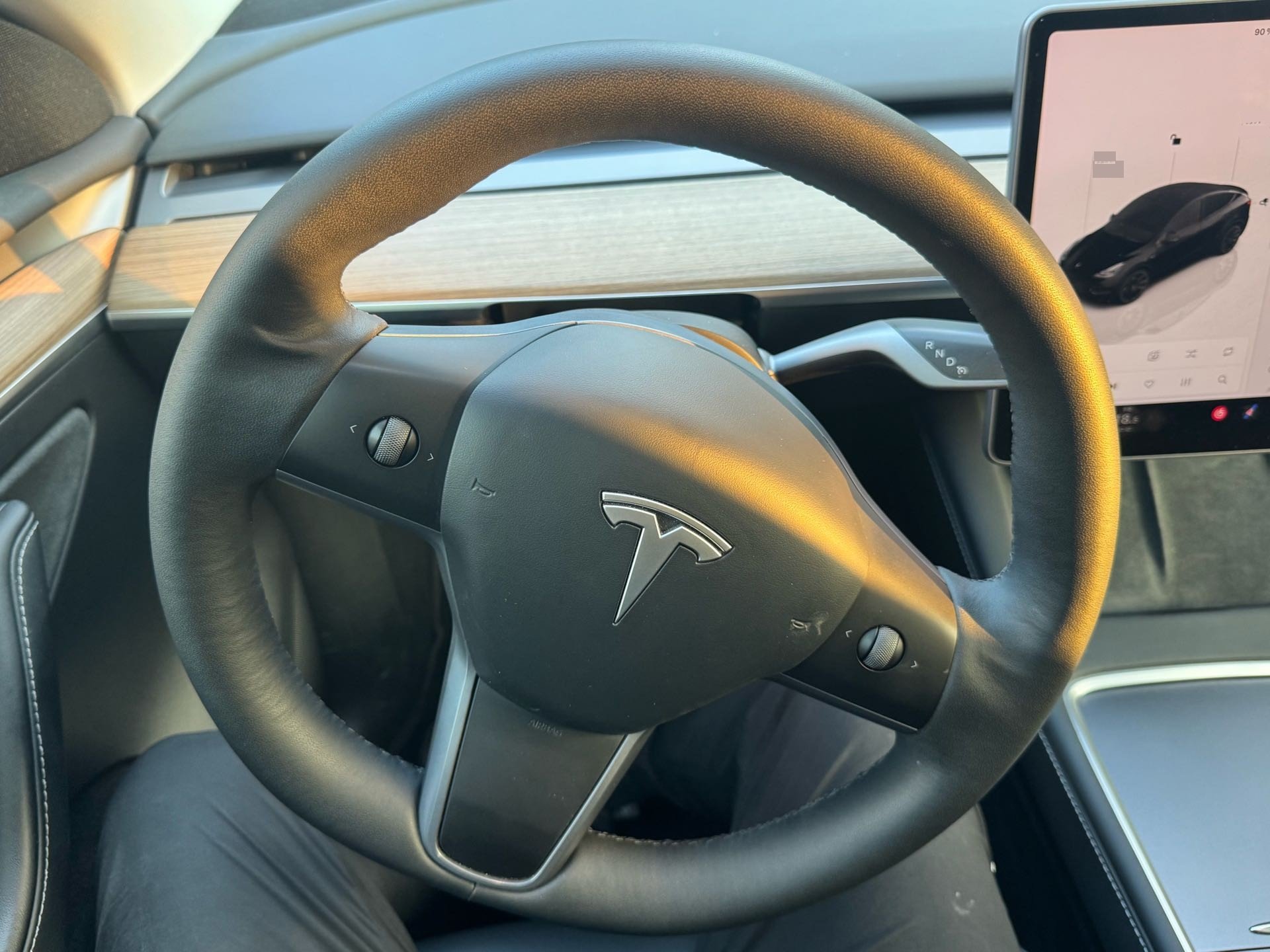 Tesla Model Y 2022 #10 Tesla Model Y 2022 car image #10
