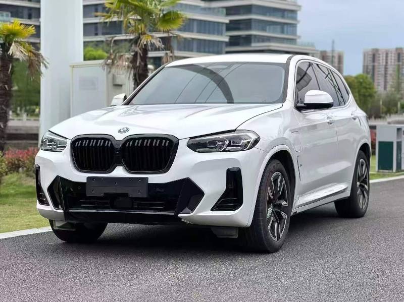 BMW iX3 2023 BMW iX3 2023 car image