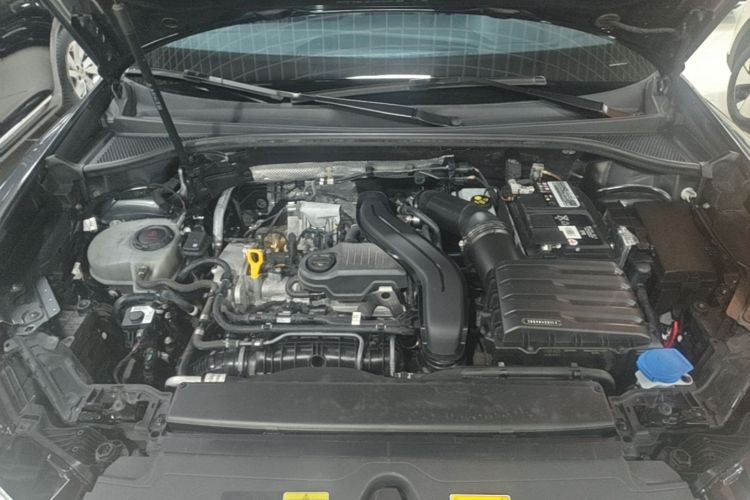 Audi Q3 2023 car image #20