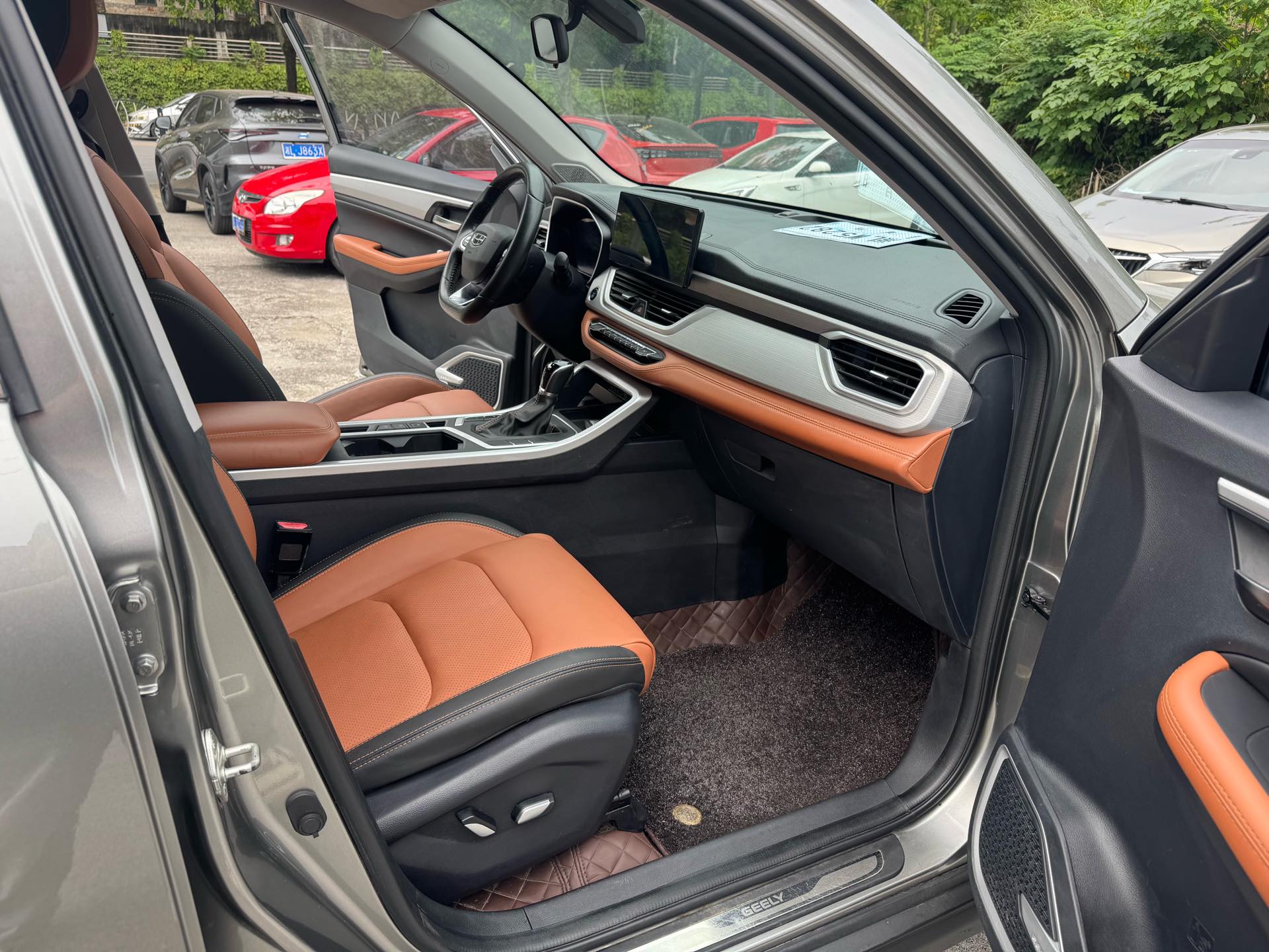 GEELY Vision X6 2021 car image #9