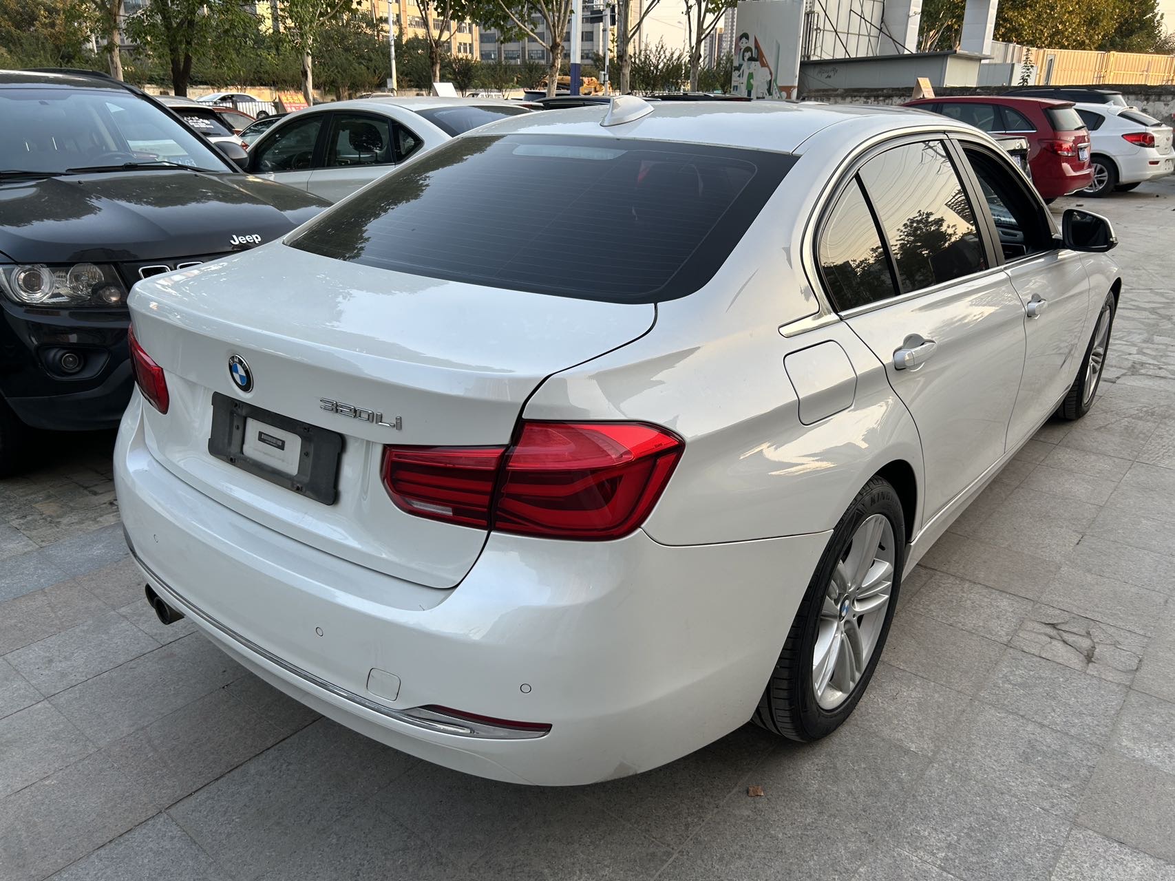 BMW 3 Series 2017 #6 BMW 3 Series 2017 car image #6