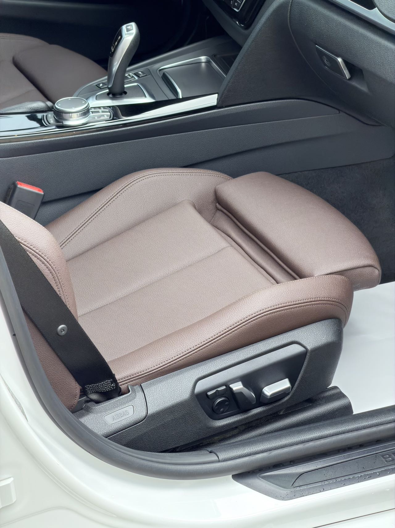 BMW 3 Series 2018 #9 BMW 3 Series 2018 car image #9