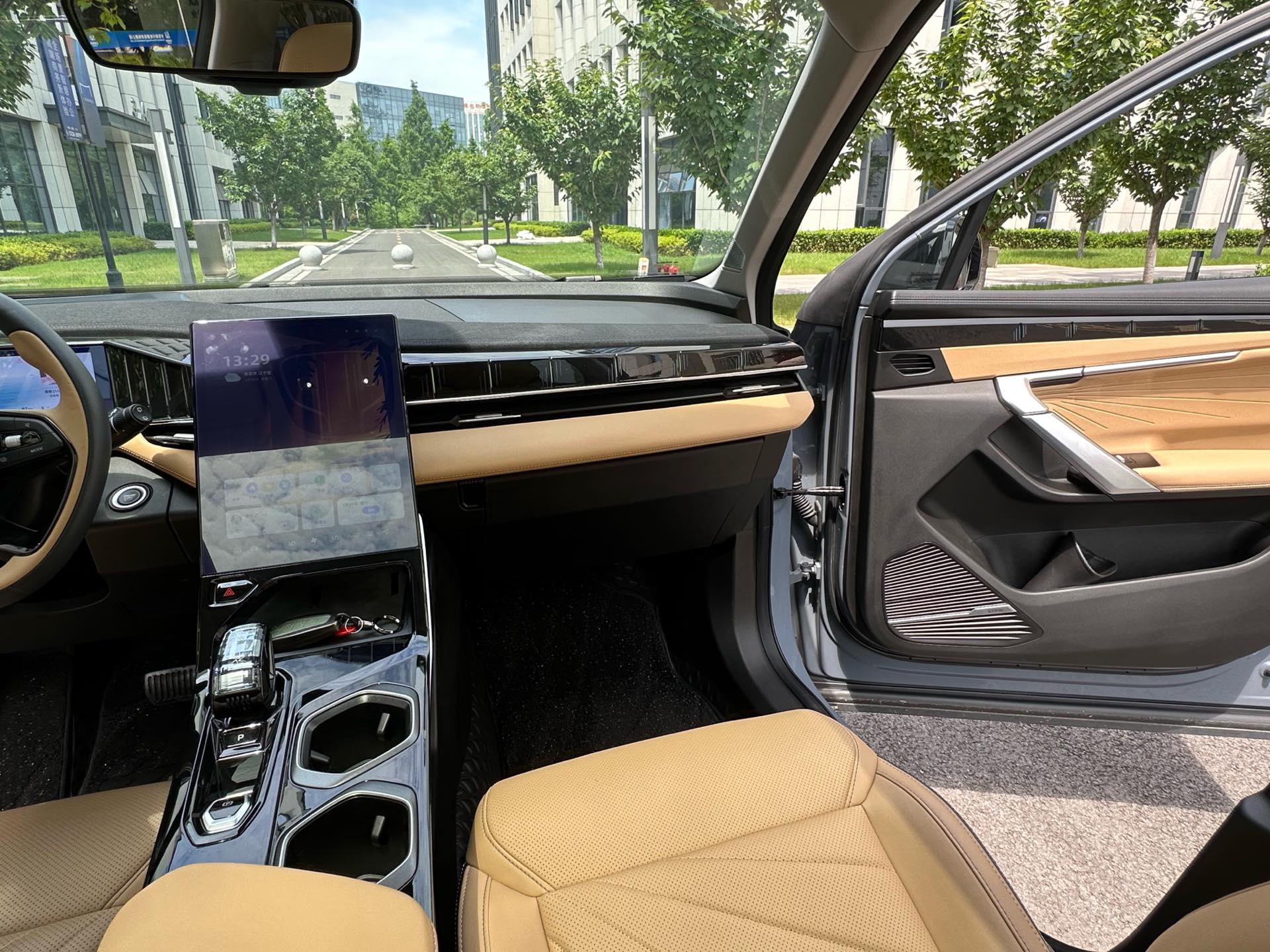 GEELY Boyue L 2024 image de voiture #6