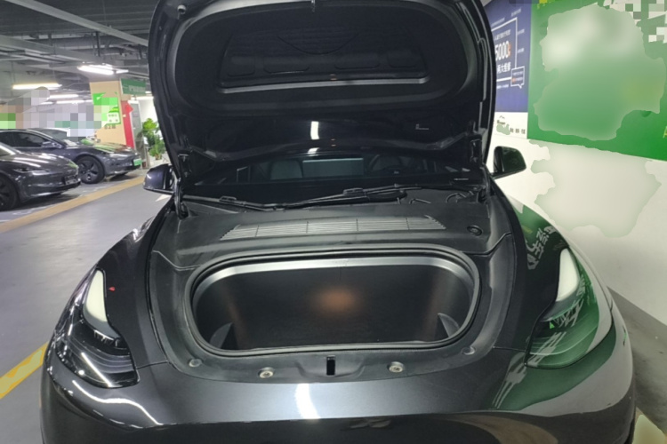 Tesla Model Y 2024 #20 Tesla Model Y 2024 car image #20