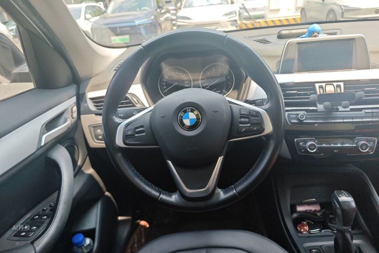 BMW X1 2018 #12 BMW X1 2018 car image #12