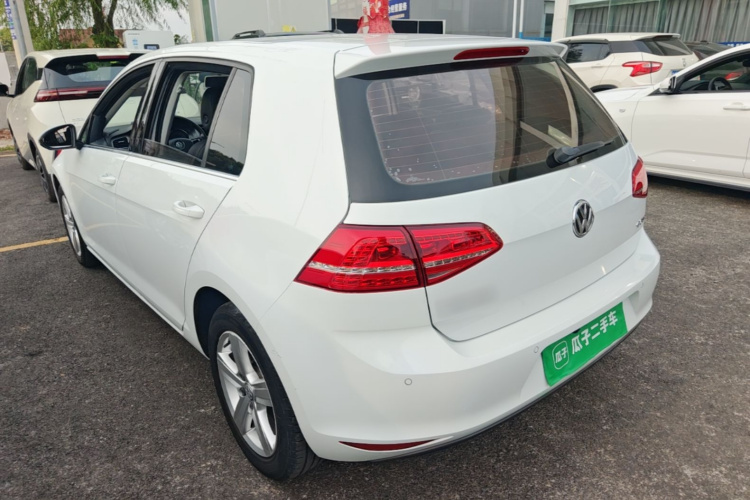 Volkswagen Golf 2015 car image #5