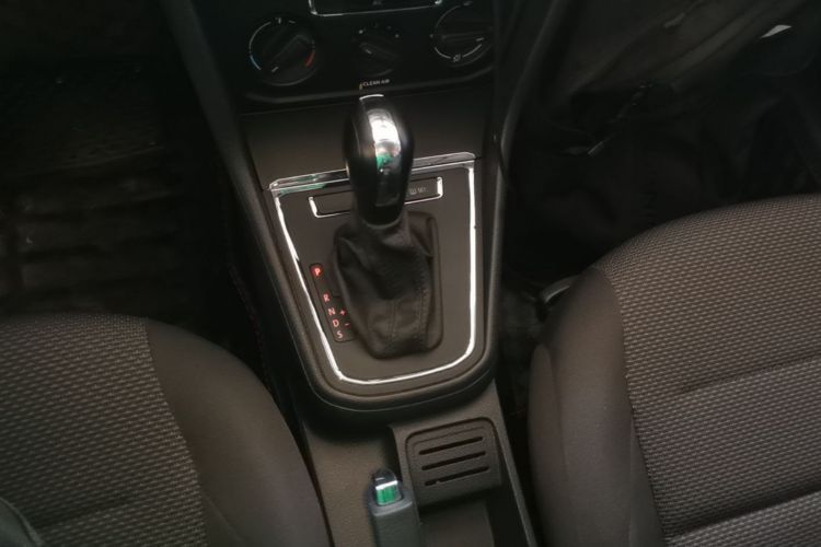 Volkswagen Bora 2018 immagine di auto #14