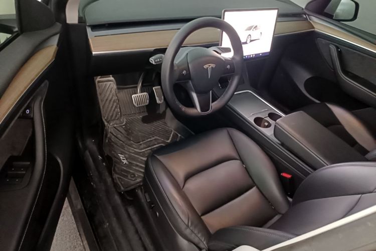 Tesla Model Y 2022 #16 Tesla Model Y 2022 car image #16
